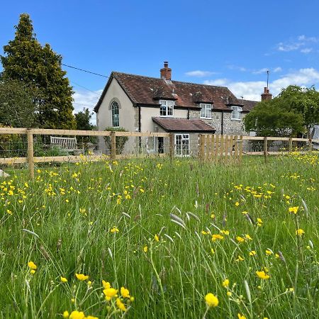 Charming Modernized Country Cottage Near Mere, Wiltshire Mere  Екстериор снимка