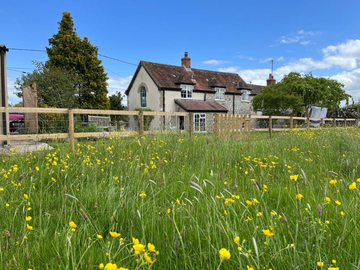 Charming Modernized Country Cottage Near Mere, Wiltshire Mere  Екстериор снимка