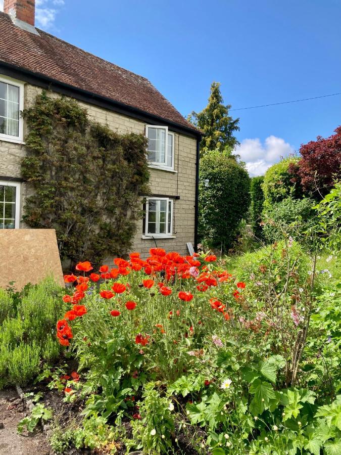 Charming Modernized Country Cottage Near Mere, Wiltshire Mere  Екстериор снимка