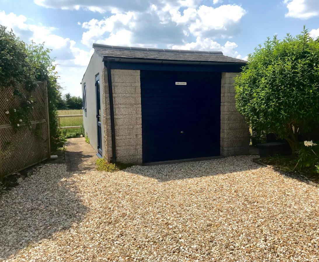 Charming Modernized Country Cottage Near Mere, Wiltshire Mere  Екстериор снимка