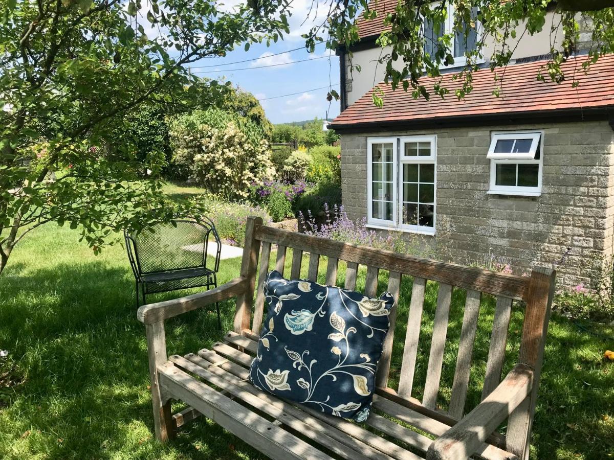 Charming Modernized Country Cottage Near Mere, Wiltshire Mere  Екстериор снимка