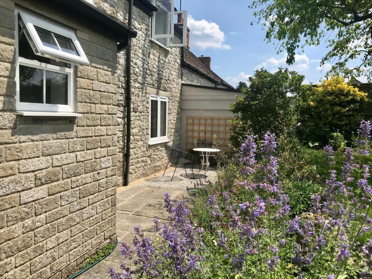 Charming Modernized Country Cottage Near Mere, Wiltshire Mere  Екстериор снимка